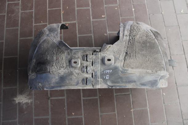 Foto: RADHAUSSCHALE / INNENKOTFLÜGEL VORNE RECHTS eines Opel Astra 2.0 CDTI DPF