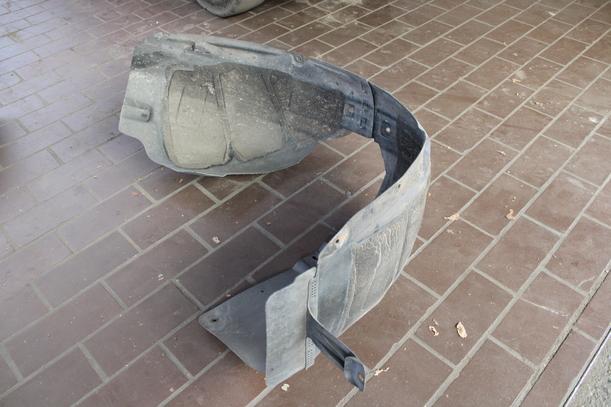 Foto: RADHAUSSCHALE / INNENKOTFLÜGEL VORNE RECHTS eines Opel Astra 2.0 CDTI DPF