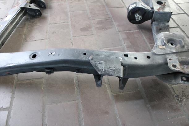 Foto: VORDERACHSE eines Opel Astra 2.0 CDTI DPF