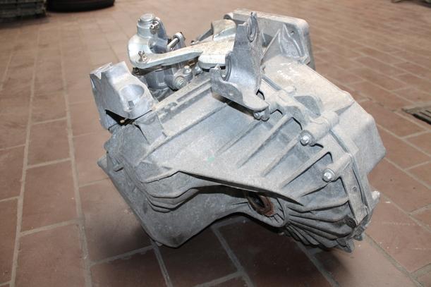 Foto: SCHALTGETRIEBE 6 GANG ( F40 MYJ ) eines Opel Astra 2.0 CDTI DPF
