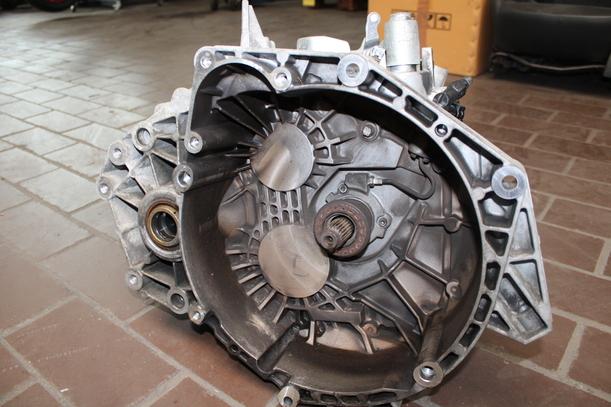 Foto: SCHALTGETRIEBE 6 GANG ( F40 MYJ ) eines Opel Astra 2.0 CDTI DPF