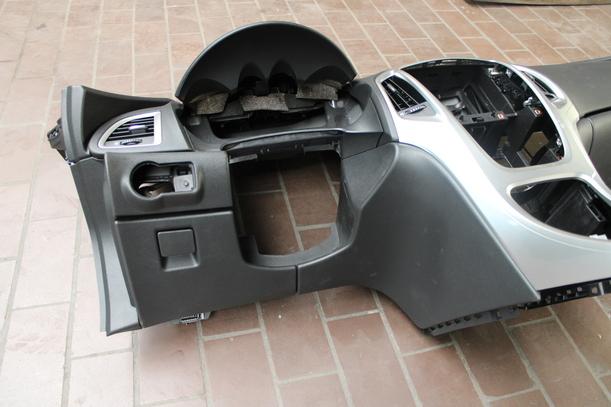 Foto: ARMATURENBRETT eines Opel Astra 2.0 CDTI DPF