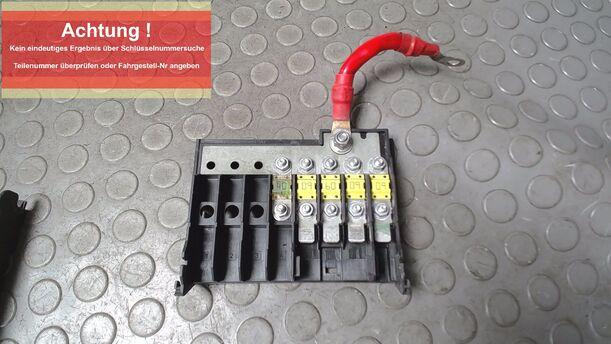 Foto: SICHERUNGSKASTEN BATTERIE eines Ford Fiesta 1.6 XL