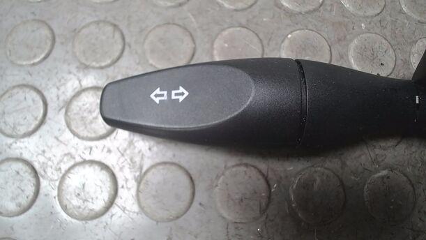 Foto: BLINKSCHALTER/ KOMBISCHALTER eines Ford Fiesta 1.6 XL