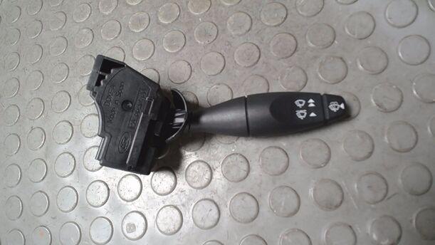 Foto: SCHEIBENWISCHERSCHALTER eines Ford Fiesta 1.6 XL