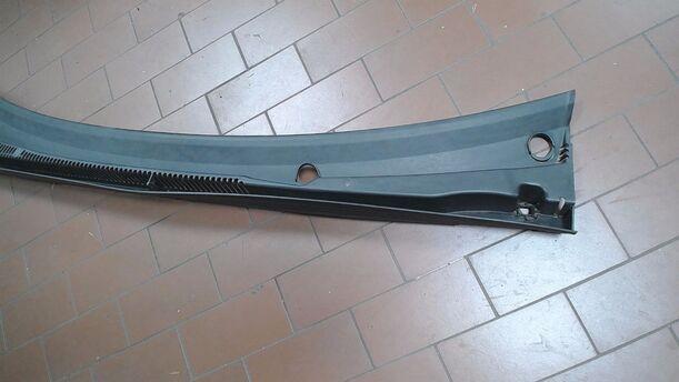 Foto: WINDLAUFBLECH/ ABDECKUNG WASSERKASTEN eines Ford Fiesta 1.6 XL