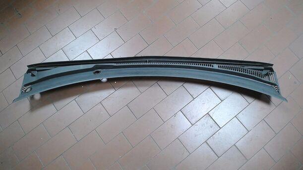 Foto: WINDLAUFBLECH/ ABDECKUNG WASSERKASTEN eines Ford Fiesta 1.6 XL