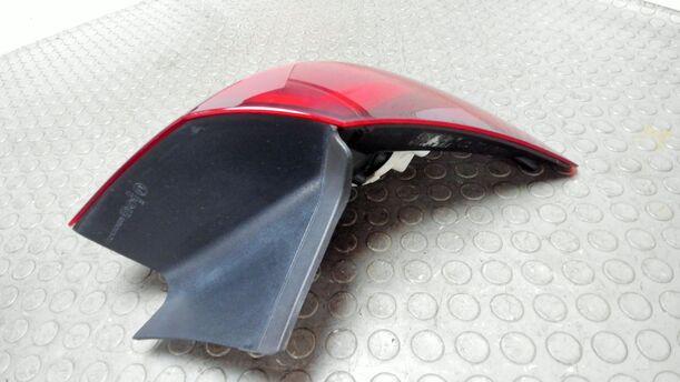 Foto: HECKLEUCHTE / RÜCKLICHT LINKS ( GETÖNT ) eines Opel Astra 2.0 CDTI DPF XL
