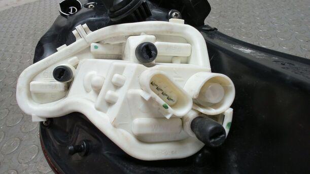 Foto: HECKLEUCHTE / RÜCKLICHT LINKS ( GETÖNT ) eines Opel Astra 2.0 CDTI DPF XL