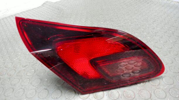 Foto: HECKLEUCHTE / RÜCKLEUCHTE INNEN LINKS ( GETÖNT ) eines Opel Astra 2.0 CDTI DPF XL