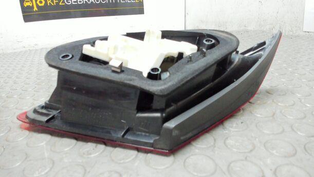 Foto: HECKLEUCHTE / RÜCKLEUCHTE INNEN LINKS ( GETÖNT ) eines Opel Astra 2.0 CDTI DPF XL