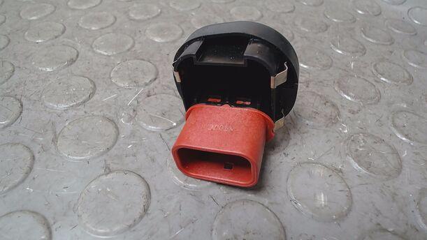 Foto: FENSTERHEBERSCHALTER eines Ford Fiesta 1.6 XL