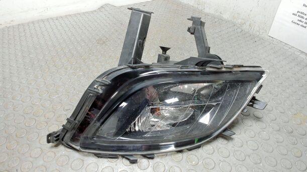 Foto: KOMBILEUCHTE LINKS NEBELSCHEINWERFER / BLINKER eines Opel Astra 2.0 CDTI DPF XL