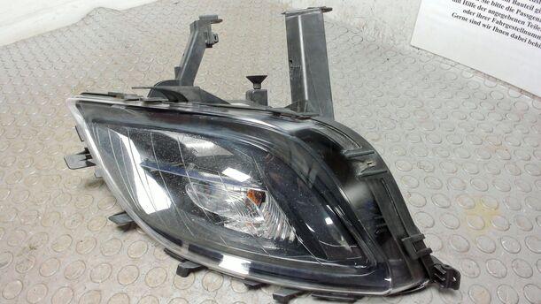 Foto: KOMBILEUCHTE RECHTS NEBELSCHEINWERFER / BLINKER eines Opel Astra 2.0 CDTI DPF XL