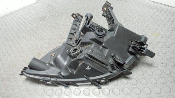 Foto: KOMBILEUCHTE RECHTS NEBELSCHEINWERFER / BLINKER eines Opel Astra 2.0 CDTI DPF XL
