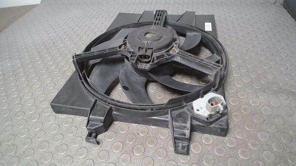 Foto: ELEKTROLÜFTER eines Ford Fiesta 1.6 XL