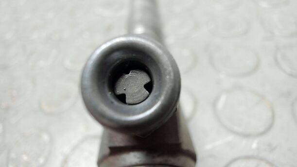 Foto: DIESELEINSPRITZDÜSE / EINSPRITZVENTIL eines Opel Astra 2.0 CDTI DPF XL