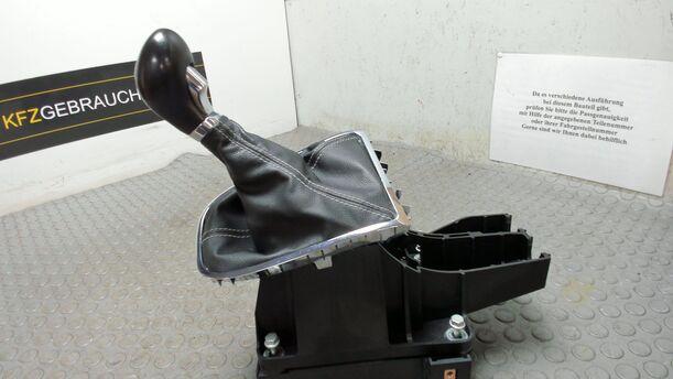 Foto: SCHALTUNG / SCHALTHEBEL / SCHALTKNAUF eines Opel Astra 2.0 CDTI DPF XL