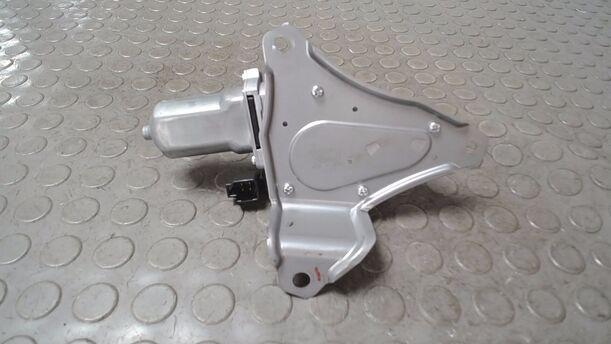 Foto: SCHEIBENWISCHERMOTOR HINTEN eines Mitsubishi Space Star 1.0 XL