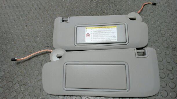 Foto: SONNENBLENDENPAAR eines Opel Astra 2.0 CDTI DPF XL