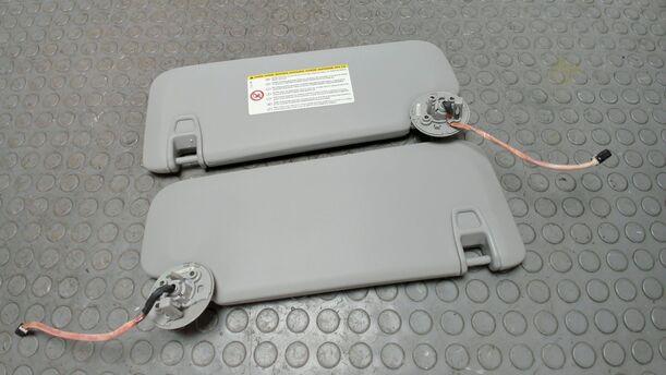 Foto: SONNENBLENDENPAAR eines Opel Astra 2.0 CDTI DPF XL