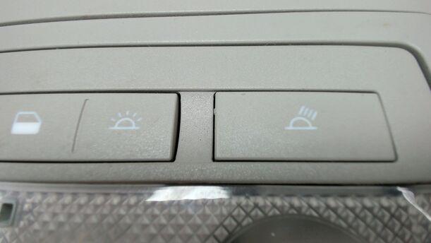 Foto: INNENBELEUCHTUNG / LESELEUCHTE eines Opel Astra 2.0 CDTI DPF XL