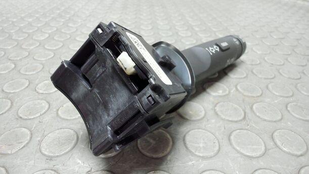 Foto: BLINKSCHALTER / KOMBISCHALTER eines Opel Astra 2.0 CDTI DPF XL