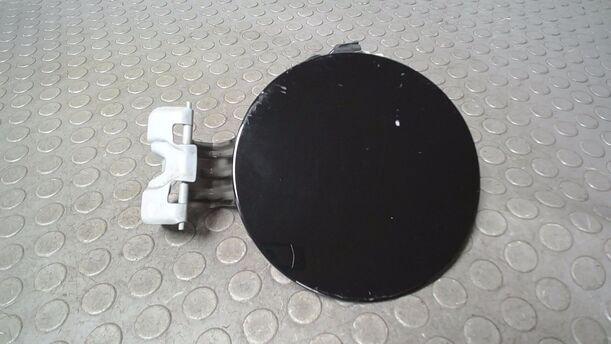 Foto: TANKKLAPPE/ TANKDECKEL eines Mitsubishi Space Star 1.0 XL