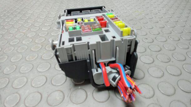 Foto: SICHERUNGSKASTEN eines Opel Astra 2.0 CDTI DPF XL