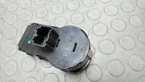 Foto: LICHTSCHALTER eines Opel Astra 2.0 CDTI DPF XL