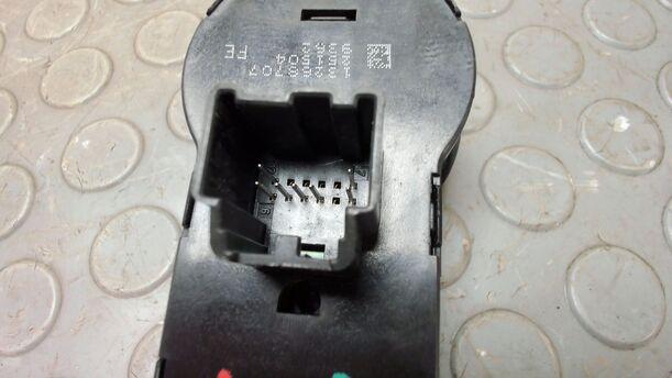Foto: LICHTSCHALTER eines Opel Astra 2.0 CDTI DPF XL