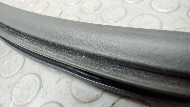 Foto: TÜRDICHTUNG VORN LINKS eines Opel Astra 2.0 CDTI DPF XL