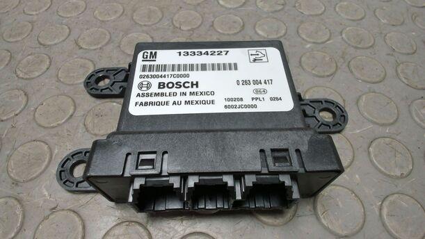 Foto: STEUERGERÄT EINPARKHILFE / PDC eines Opel Astra 2.0 CDTI DPF XL