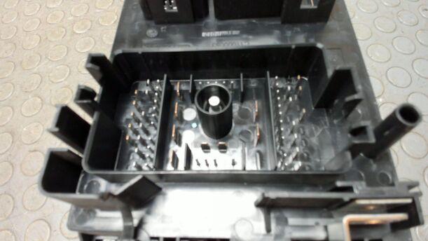 Foto: SICHERUNGSKASTEN eines Opel Astra 2.0 CDTI DPF XL
