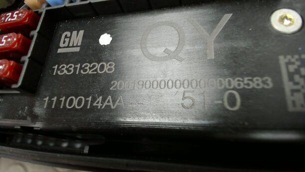 Foto: SICHERUNGSKASTEN eines Opel Astra 2.0 CDTI DPF XL