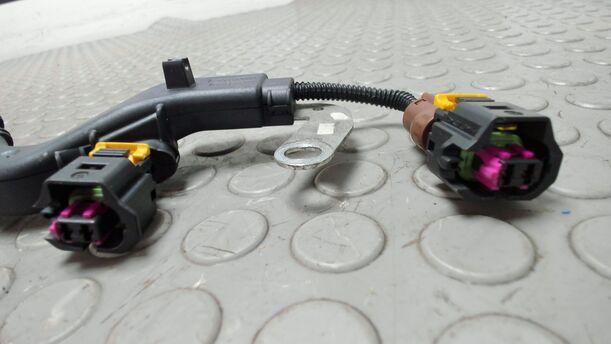 Foto: KABELBAUM EINSPRITZDÜSEN / EINSPRITZVENTIL eines Opel Astra 2.0 CDTI DPF XL