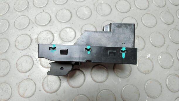 Foto: FENSTERHEBERSCHALTER eines Opel Astra 2.0 CDTI DPF XL