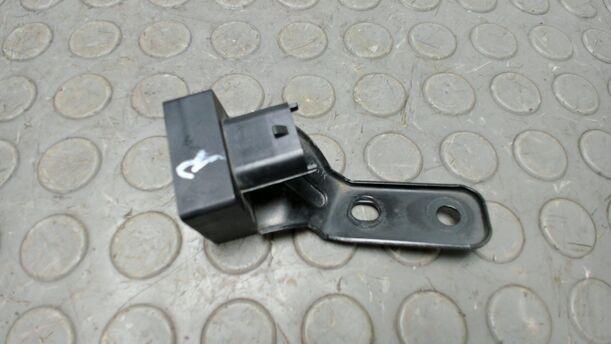 Foto: QUERBESCHLEUNIGUNGSSENSOR RECHTS eines Opel Astra 2.0 CDTI DPF XL