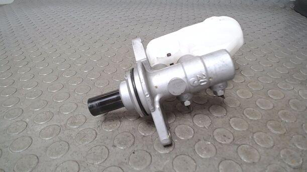 Foto: HAUPTBREMSZYLINDER eines Mitsubishi Space Star 1.0 XL