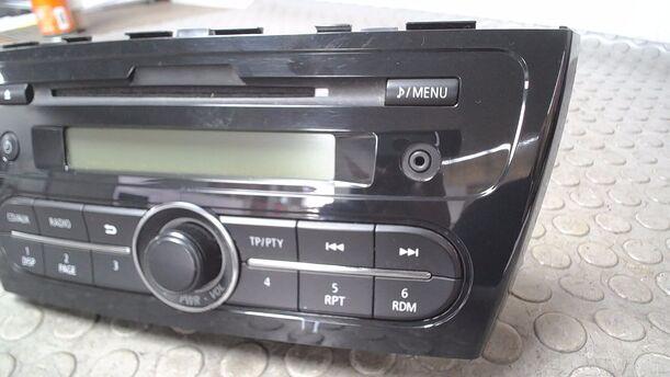 Foto: RADIO ( OHNE RADIOCODE ) eines Mitsubishi Space Star 1.0 XL