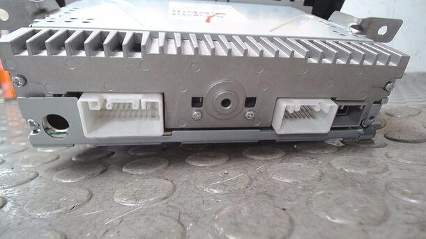 Foto: RADIO ( OHNE RADIOCODE ) eines Mitsubishi Space Star 1.0 XL