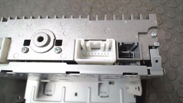 Foto: RADIO ( OHNE RADIOCODE ) eines Mitsubishi Space Star 1.0 XL