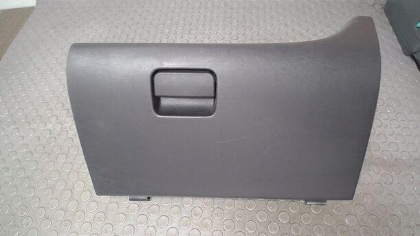 Foto: HANDSCHUHFACH eines Mitsubishi Space Star 1.0 XL