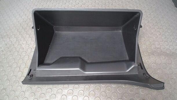 Foto: HANDSCHUHFACH eines Mitsubishi Space Star 1.0 XL