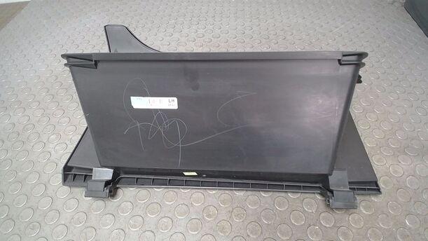Foto: HANDSCHUHFACH eines Mitsubishi Space Star 1.0 XL