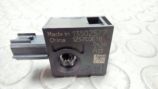 Foto: CRASHSENSOR eines Opel Astra 2.0 CDTI DPF XL