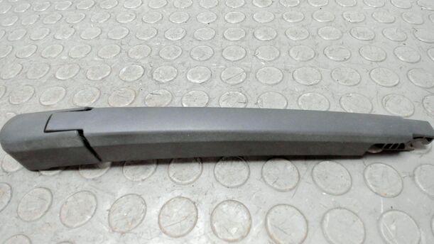 Foto: SCHEIBENWISCHERARM HINTEN eines Opel Astra 2.0 CDTI DPF XL