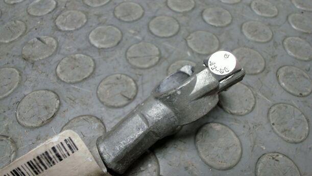 Foto: BATTERIE MASSEKABEL eines Opel Astra 2.0 CDTI DPF XL