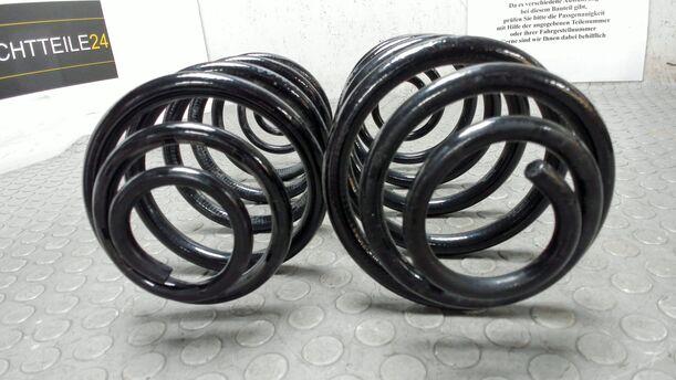 Foto: FEDERN HINTEN / HINTERFEDERN eines Opel Astra 2.0 CDTI DPF XL