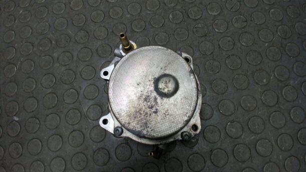 Foto: VAKUUMPUMPE / UNTERDRUCKPUMPE eines Opel Astra 2.0 CDTI DPF XL
